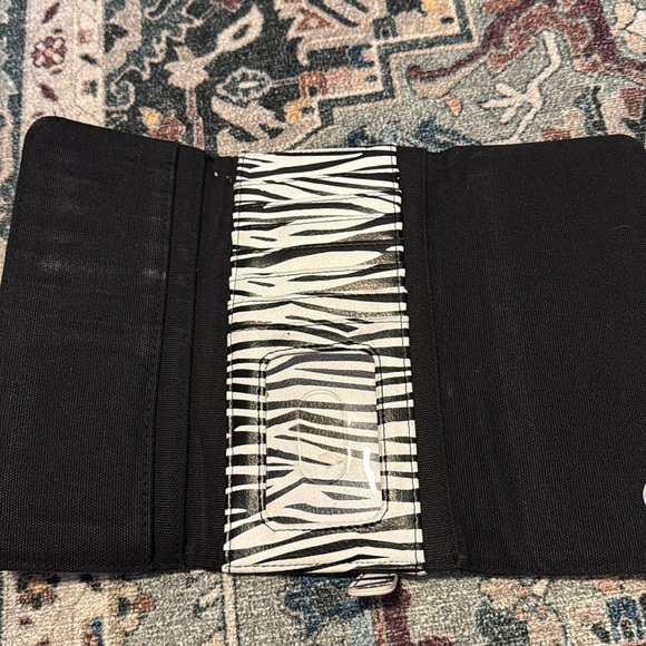 hot topic paramore wallet - Picture 4 of 5